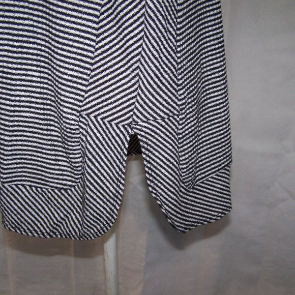 a.n.a A New Approach Shirt Top XL Stretch Black White Stripe Drop Shoulder Flowy - Picture 4 of 9